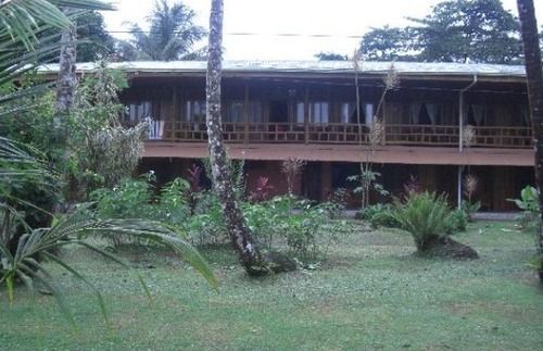 Miss Junies Lodge Tortuguero Bagian luar foto