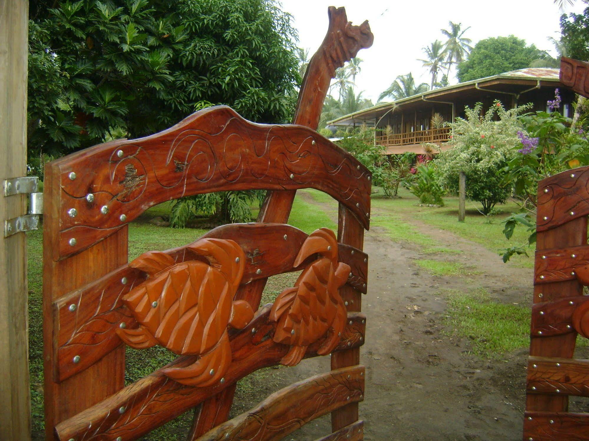 Miss Junies Lodge Tortuguero Bagian luar foto